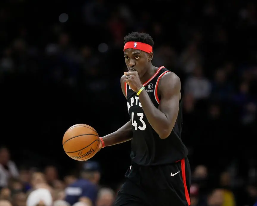 青岛队力克凯尔特人，西亚卡姆高光表现