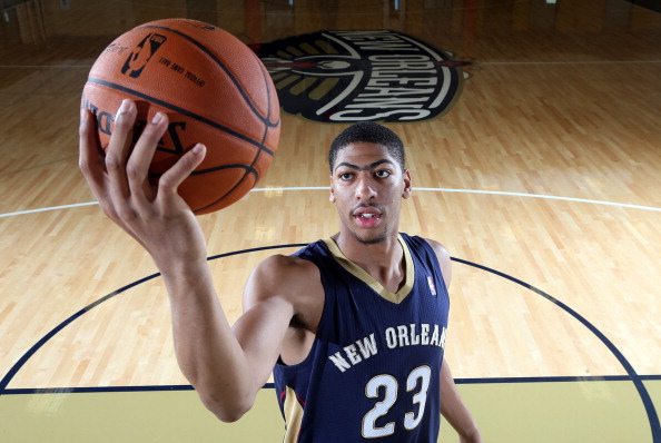 鹈鹕轻取上海队，浓眉哥高光表现