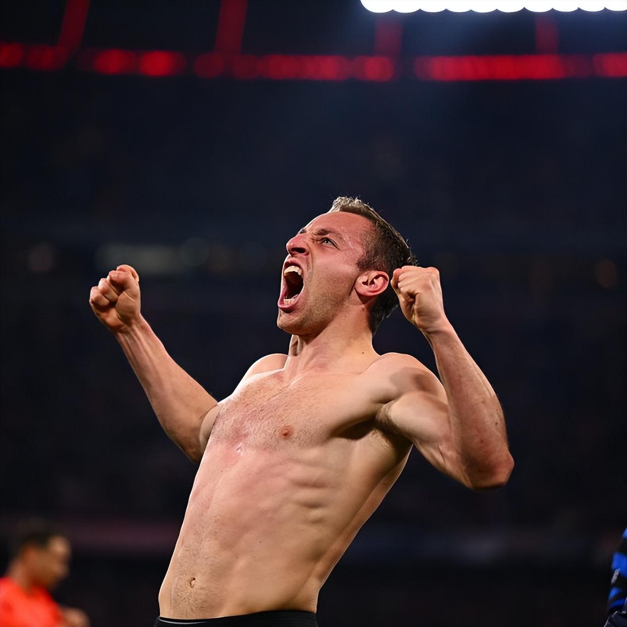 国际米兰轻取荷兰,穆勒扛起全队 国际米兰轻取荷兰,穆勒扛起全队