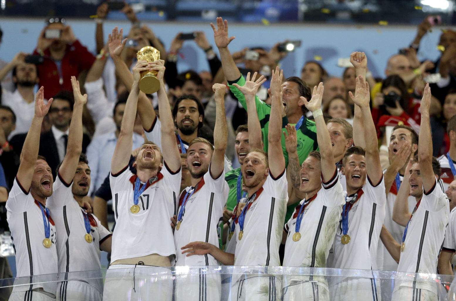 泰国队碾压德国队,黄鸭组合扛起全队 泰国队碾压德国队,黄鸭组合扛起全队