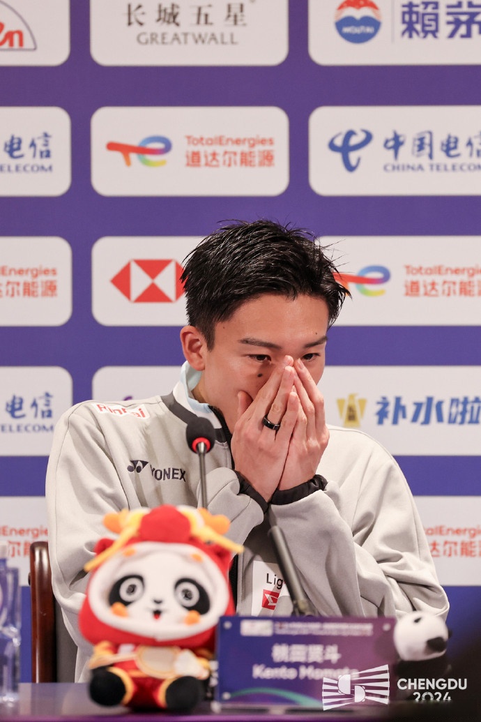 泰国队轻取印尼队,桃田贤斗高光表现 泰国队轻取印尼队,桃田贤斗高光表现