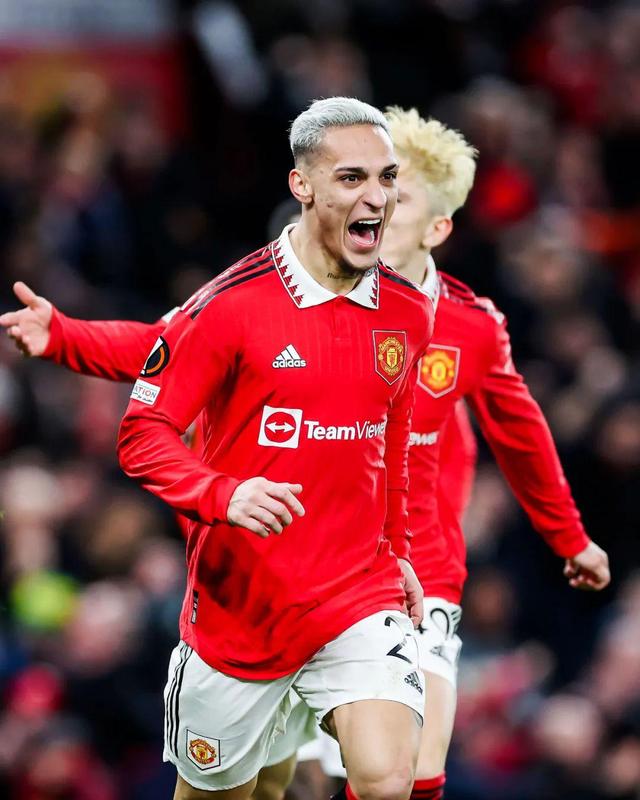 阿森纳逆转巴萨，库尔图瓦状态火热