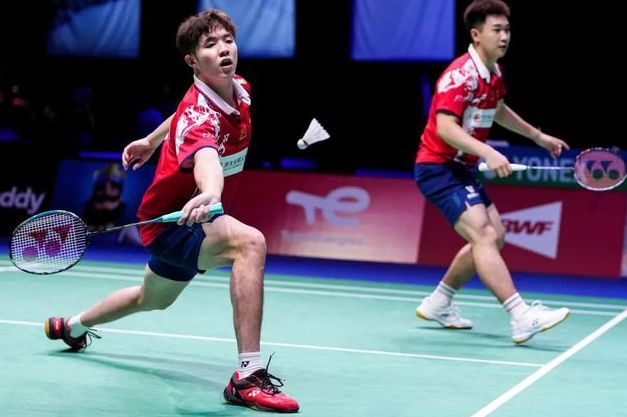 中国队完胜丹麦队，黄鸭组合统治全场