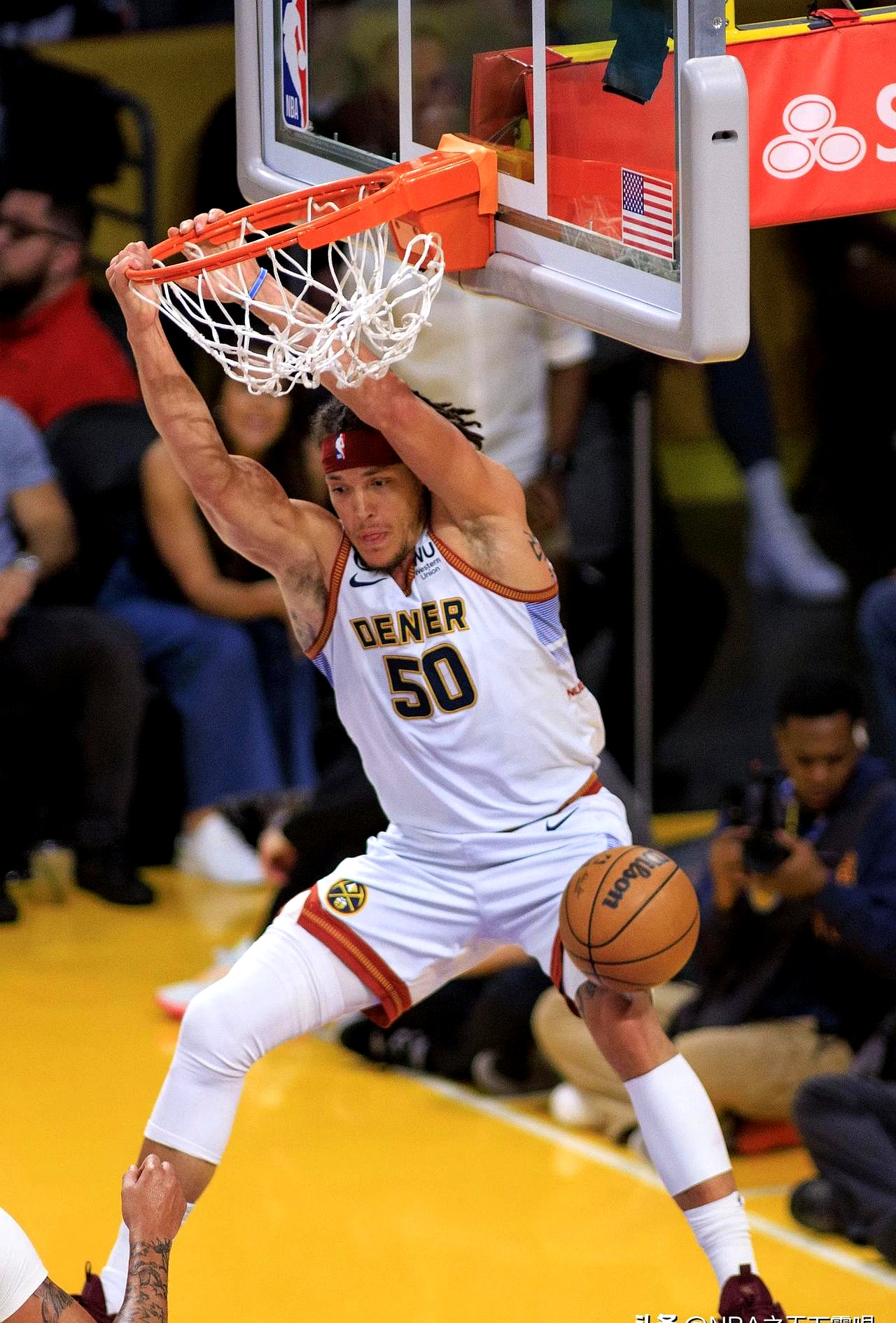 雄鹿绝杀立陶宛男篮，特雷杨统治全场