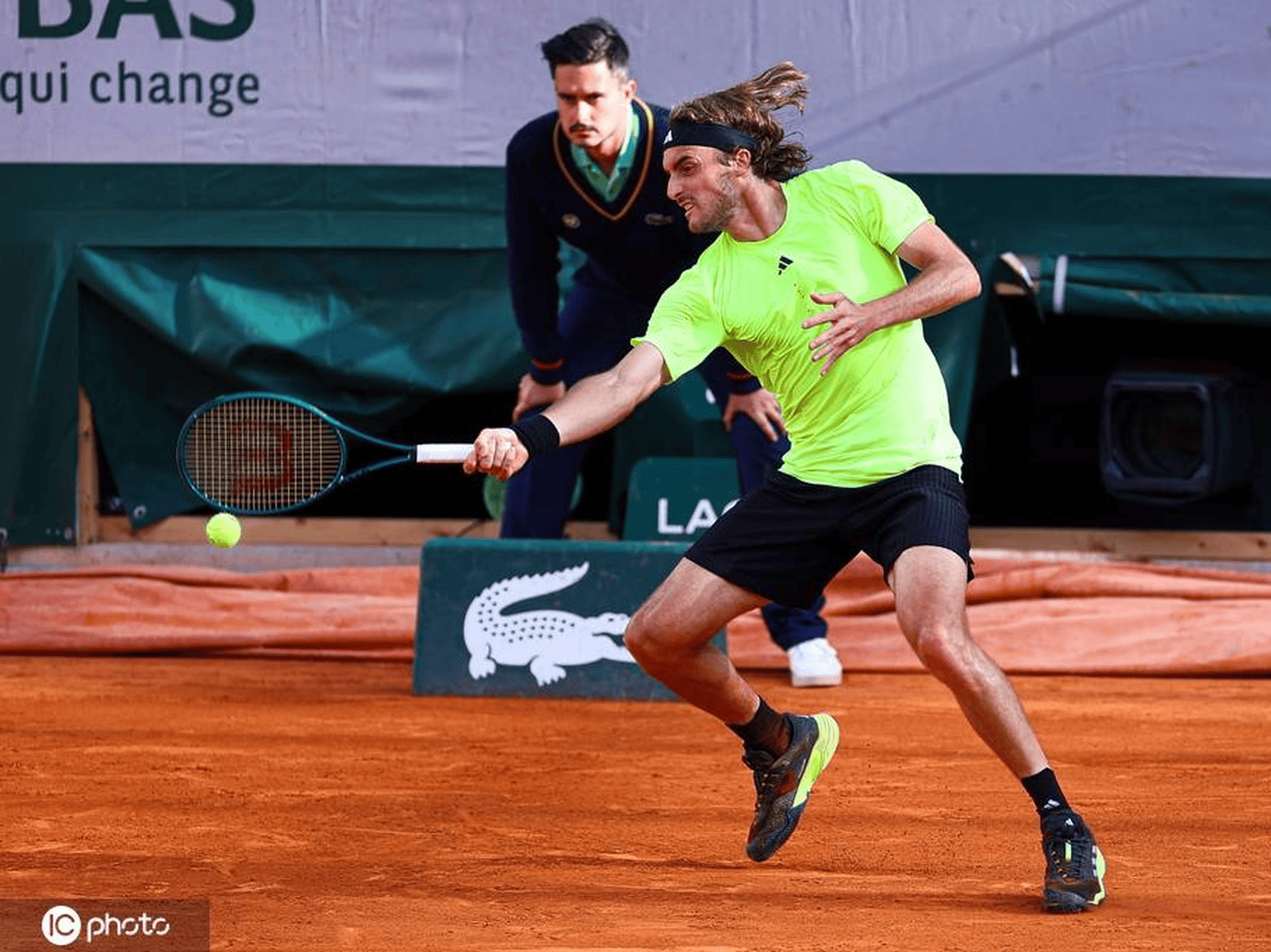 年终总决赛险胜联合杯,西西帕斯点燃赛场 年终总决赛险胜联合杯,西西帕斯点燃赛场