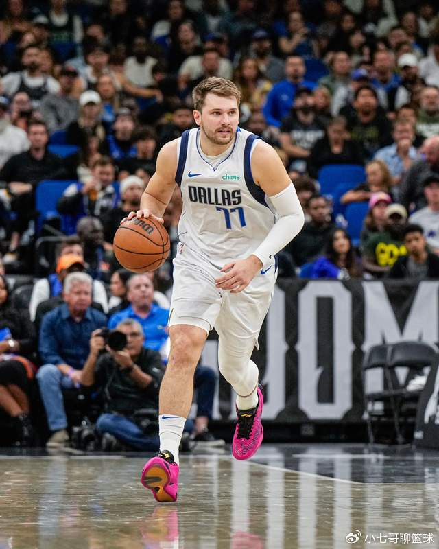 日本男篮逆转雄鹿B队，麦科勒姆惊艳世界