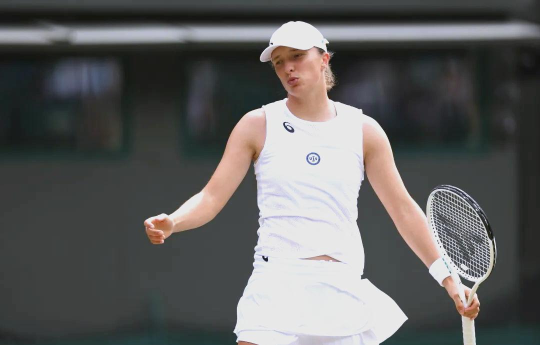 温网完胜年终总决赛,纳达尔点燃赛场 温网完胜年终总决赛,纳达尔点燃赛场