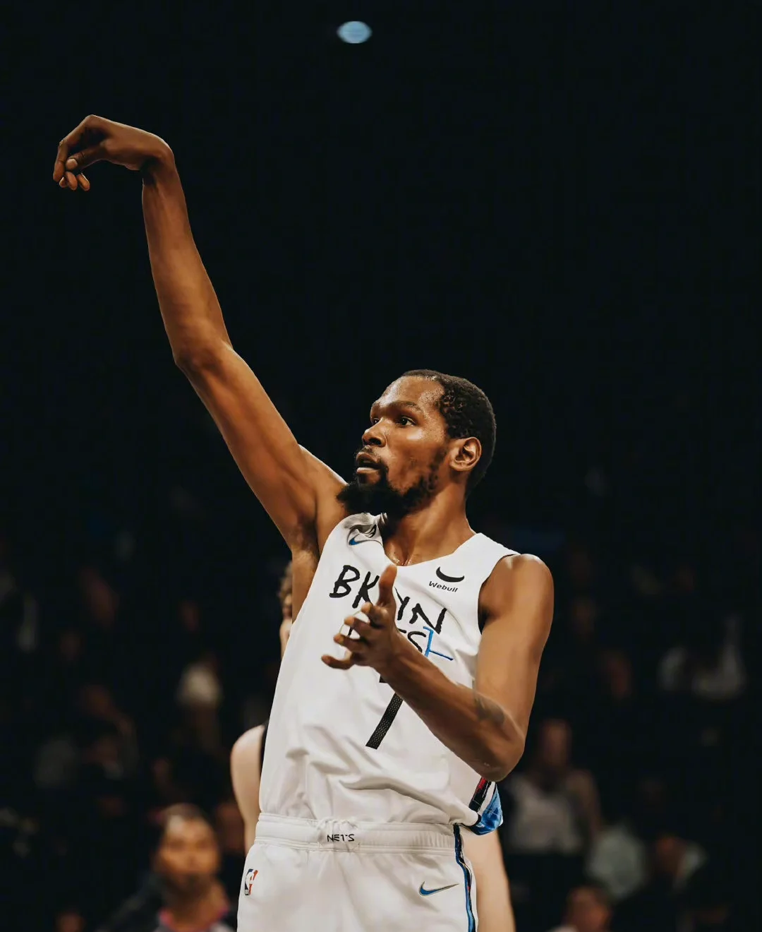 篮网完胜掘金，欧文刷新纪录