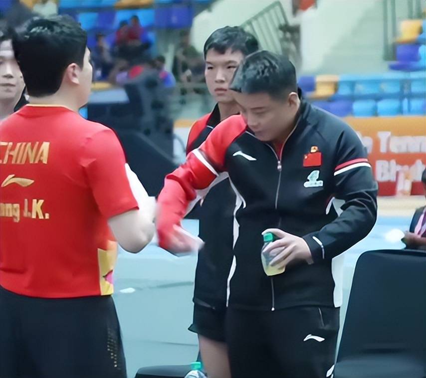 中国乒乓球队翻盘比利时乒乓球队，王皓绝境逆转