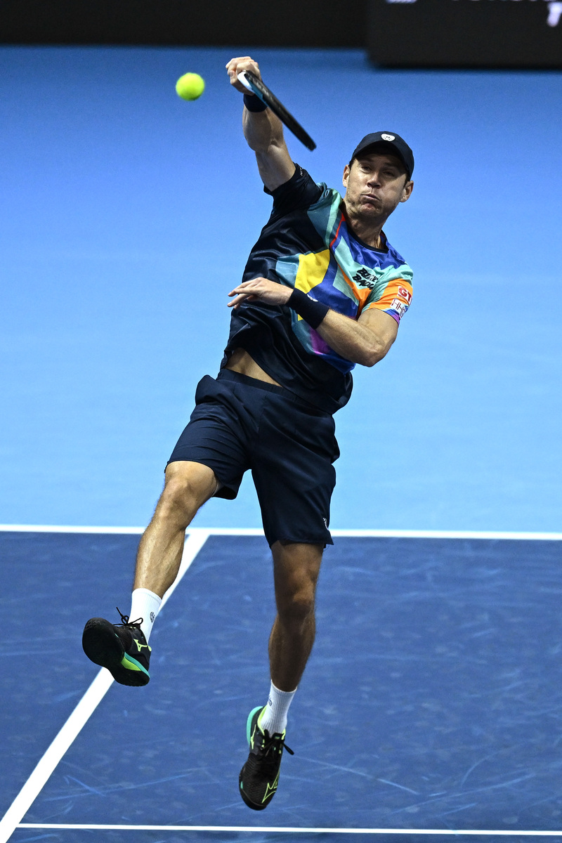 英国网球队轻取日本网球队，穆雷绝境逆转