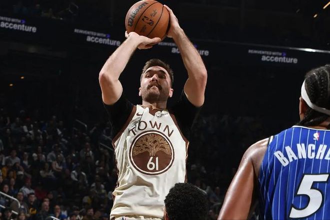 魔术轻取步行者,库里带队取胜 魔术轻取步行者,库里带队取胜