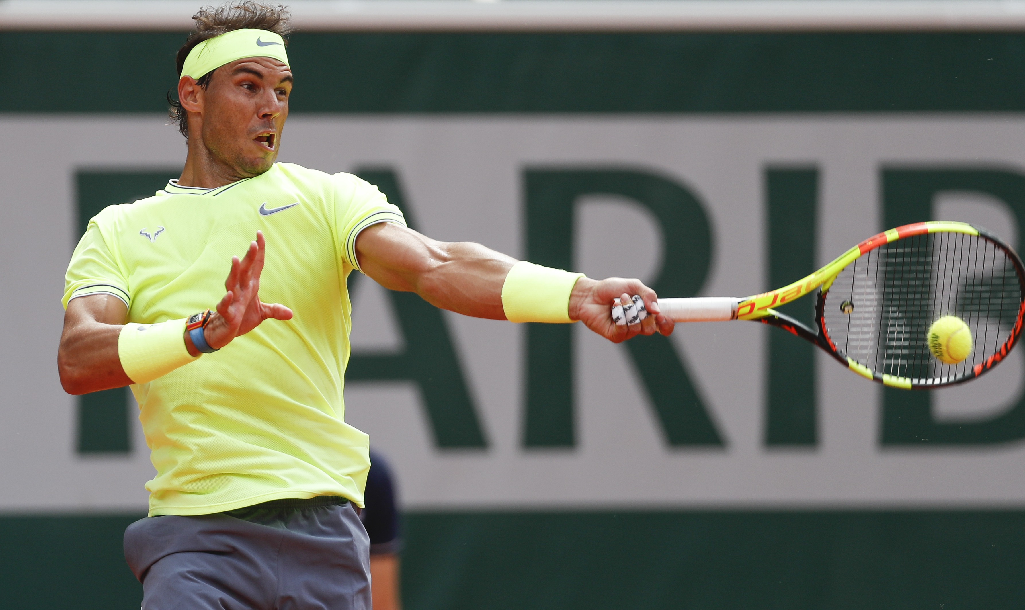 澳大利亚网球队翻盘西班牙网球队,纳达尔完成帽子戏法 澳大利亚网球队翻盘西班牙网球队,纳达尔完成帽子戏法