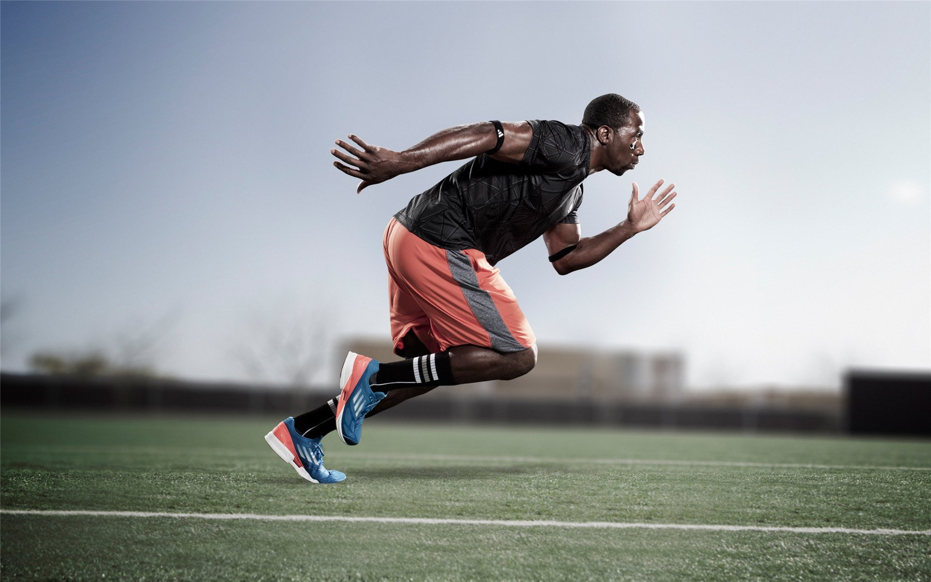 莱万一剑封喉，莱比锡红牛主场力克尼斯，波兰神锋用实力回击质疑