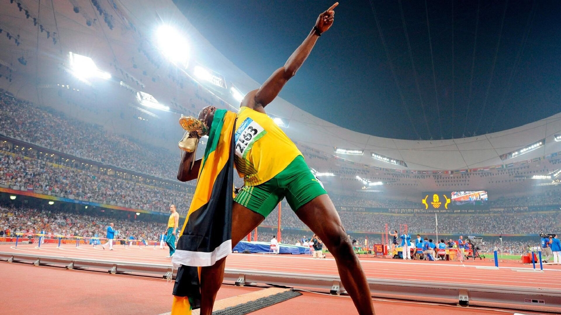 卡瓦哈尔生涯之夜映照绿茵传奇，伊朗铁血晋级折射亚洲足球新格局