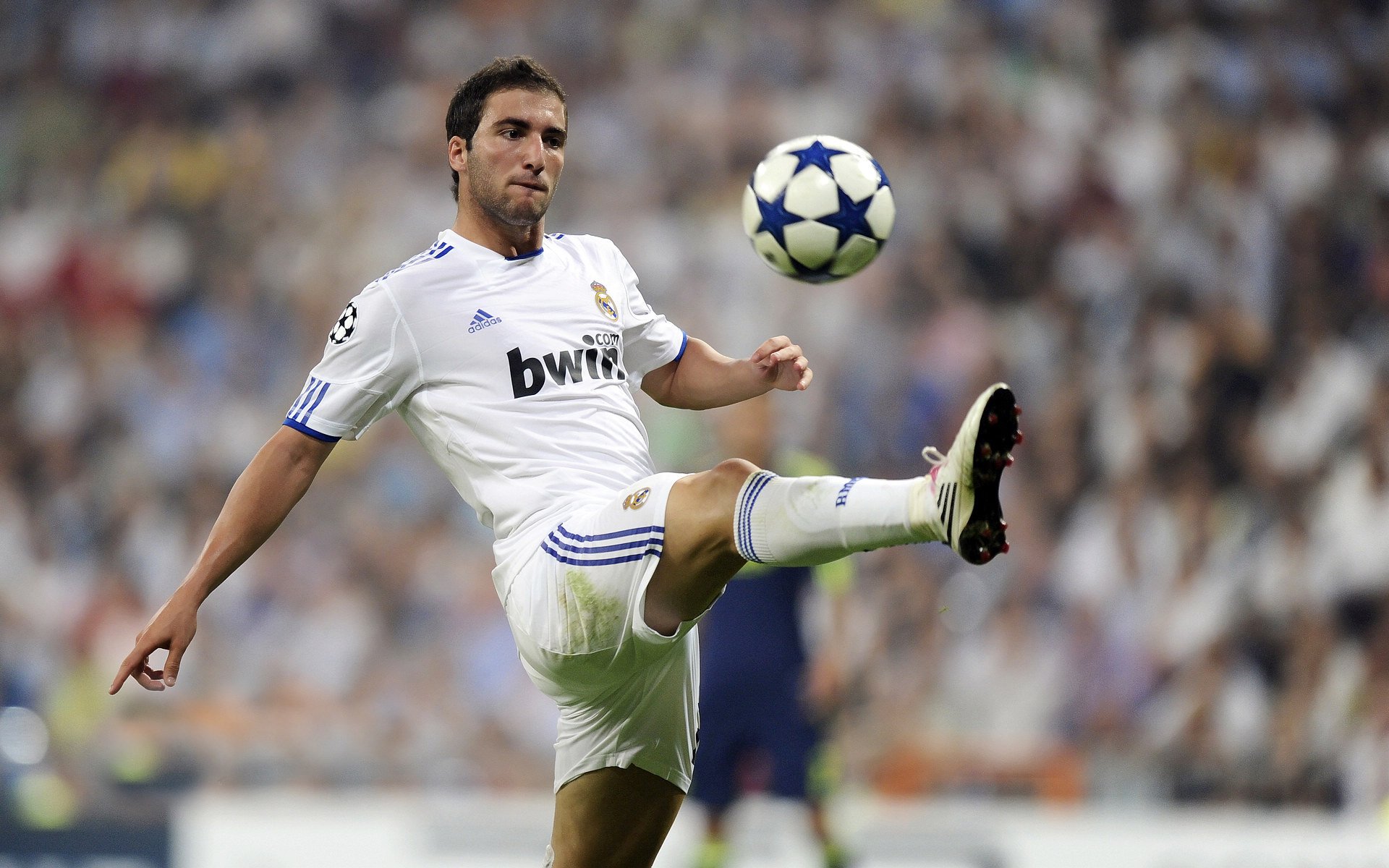 孤星闪耀，当塞内加尔刺穿冰岛壁垒，托尼在年度焦点之战写下唯一答案